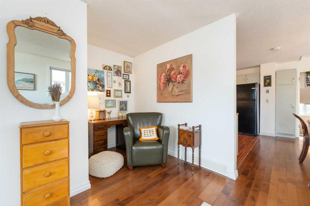 68 Macewan Glen Close NW, Calgary — photo 5 of 44