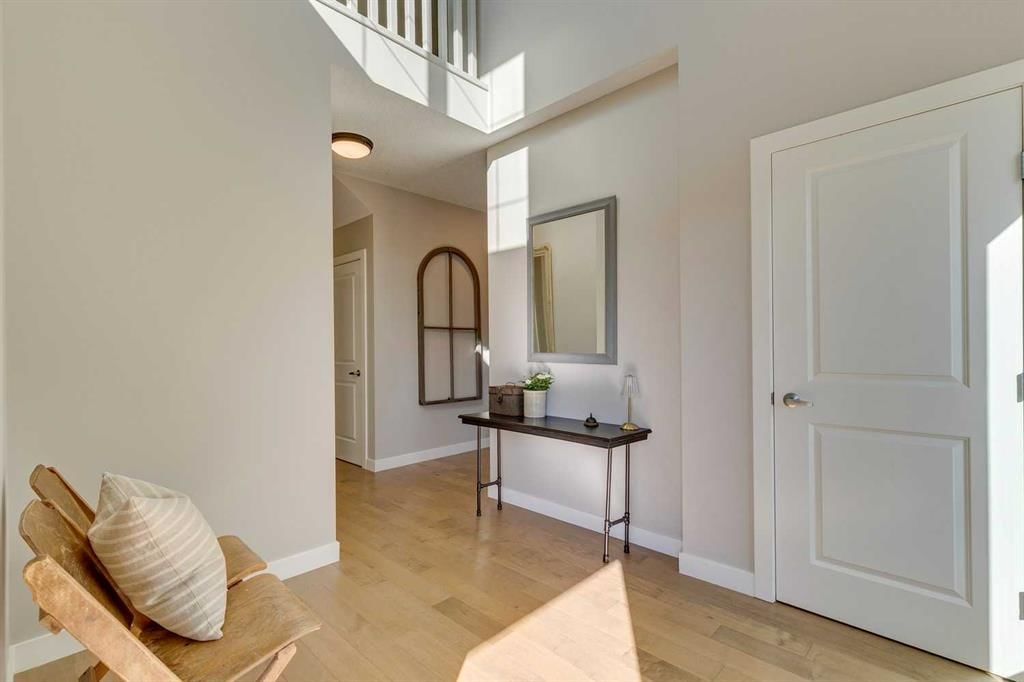 150 Cranbrook Circle SE, Calgary — photo 4 of 49