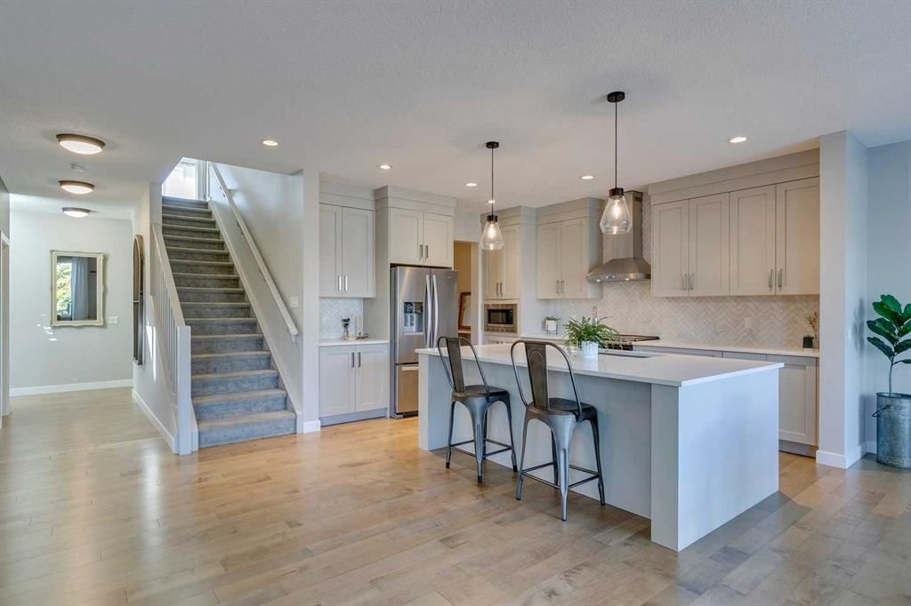 150 Cranbrook Circle SE, Calgary — photo 5 of 49