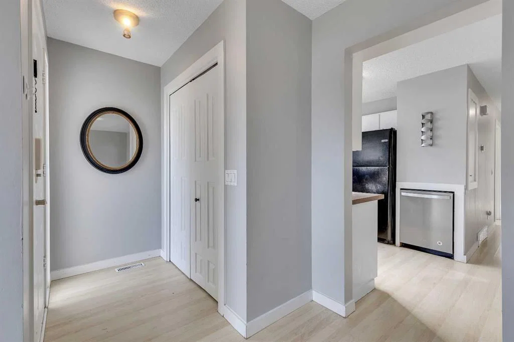 164 Deerview Way SE, Calgary — photo 3 of 38