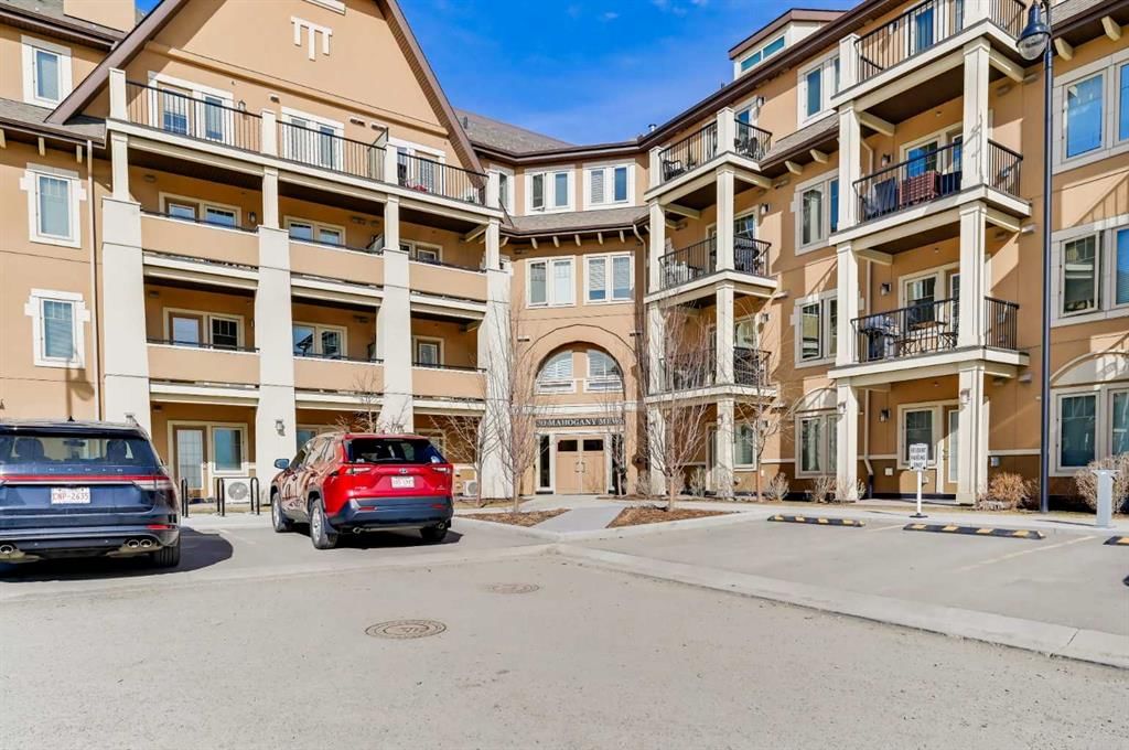 404, 30 Mahogany Mews SE, Calgary — photo 3 of 23