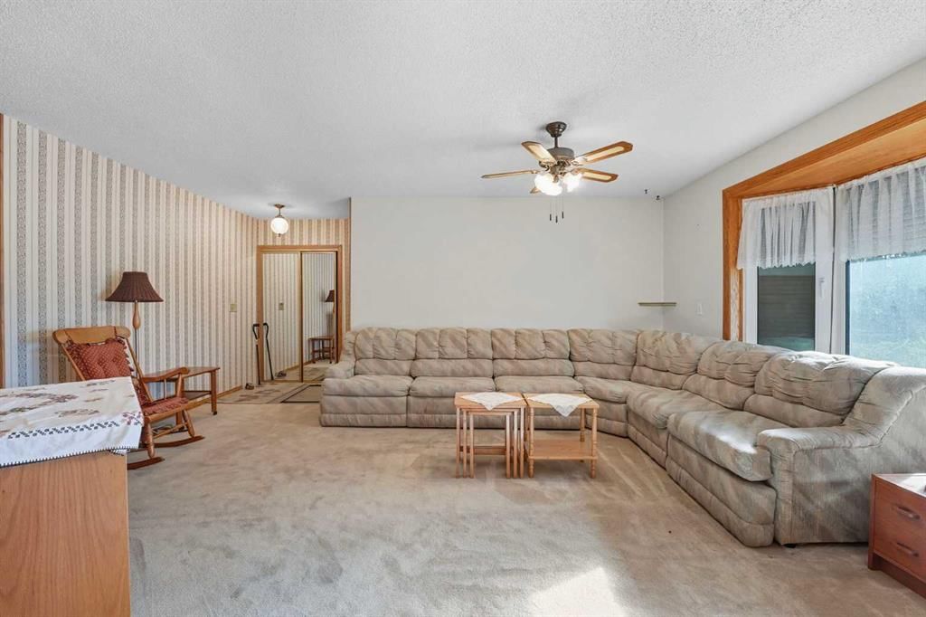331 Whitman Place NE, Calgary — photo 3 of 39