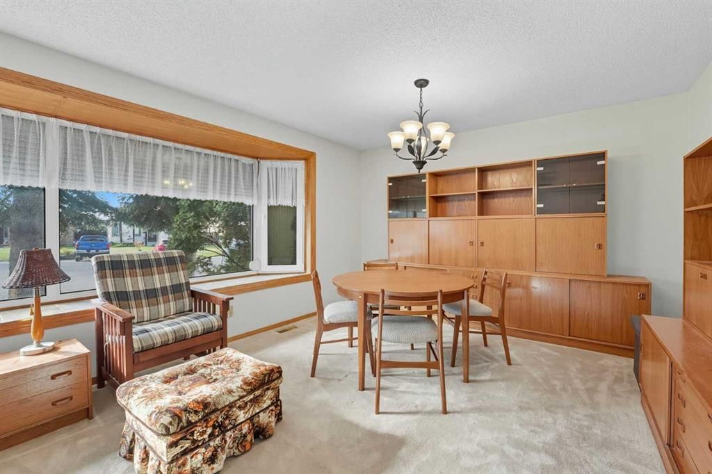 331 Whitman Place NE, Calgary — photo 4 of 39