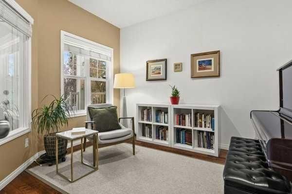 110 Cougar Ridge Circle SW, Calgary — photo 3 of 34
