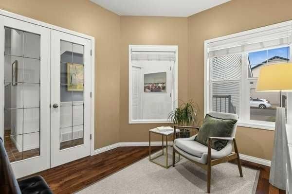110 Cougar Ridge Circle SW, Calgary — photo 4 of 34