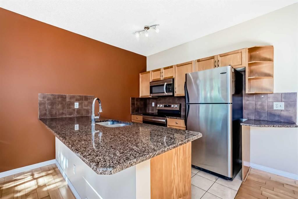 50 Everridge Gardens SW, Calgary — photo 5 of 50