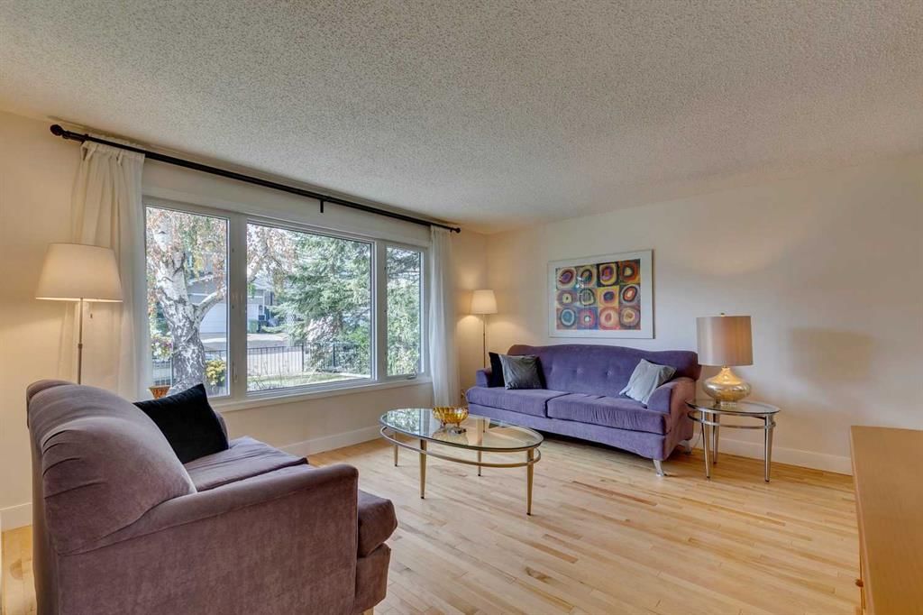 5016 Norris Road NW, Calgary — photo 3 of 47
