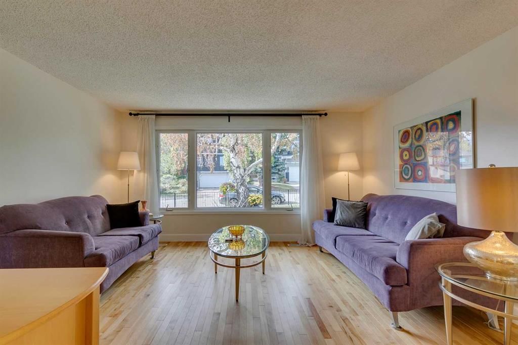 5016 Norris Road NW, Calgary — photo 5 of 47