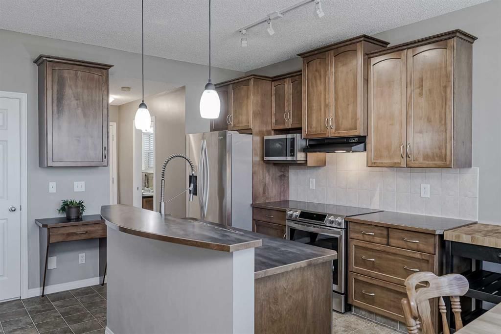 35 Everridge Road SW, Calgary — photo 2 of 34