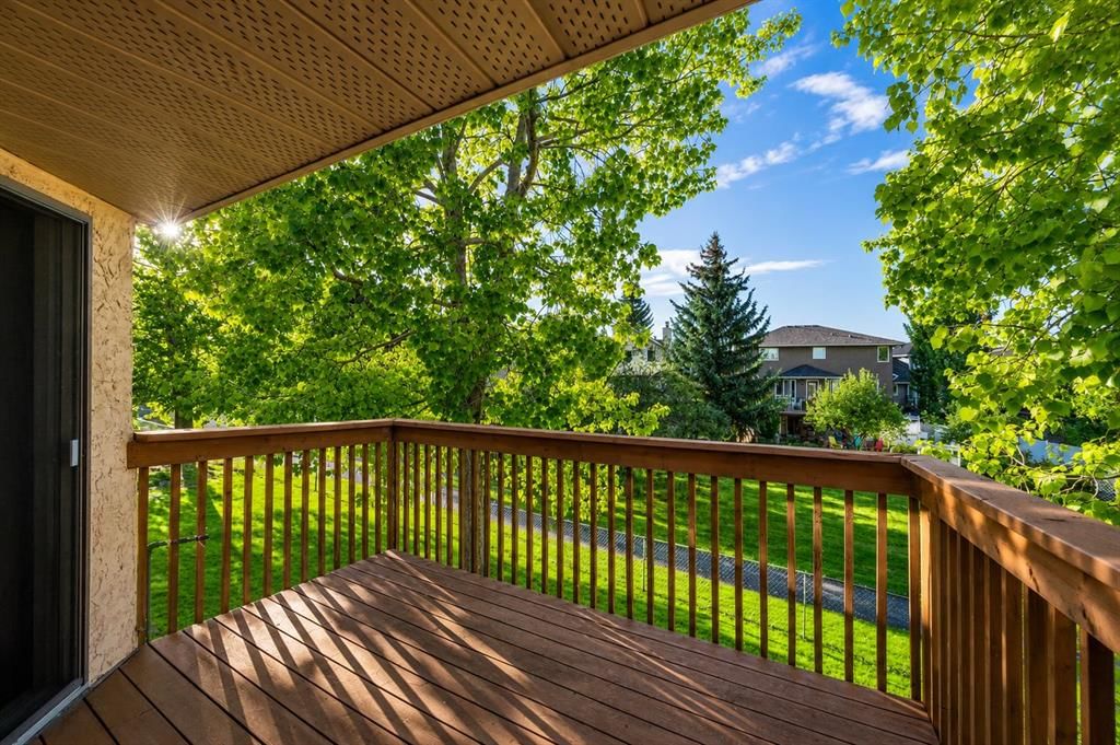 52 Sandarac Circle NW, Calgary — photo 4 of 43