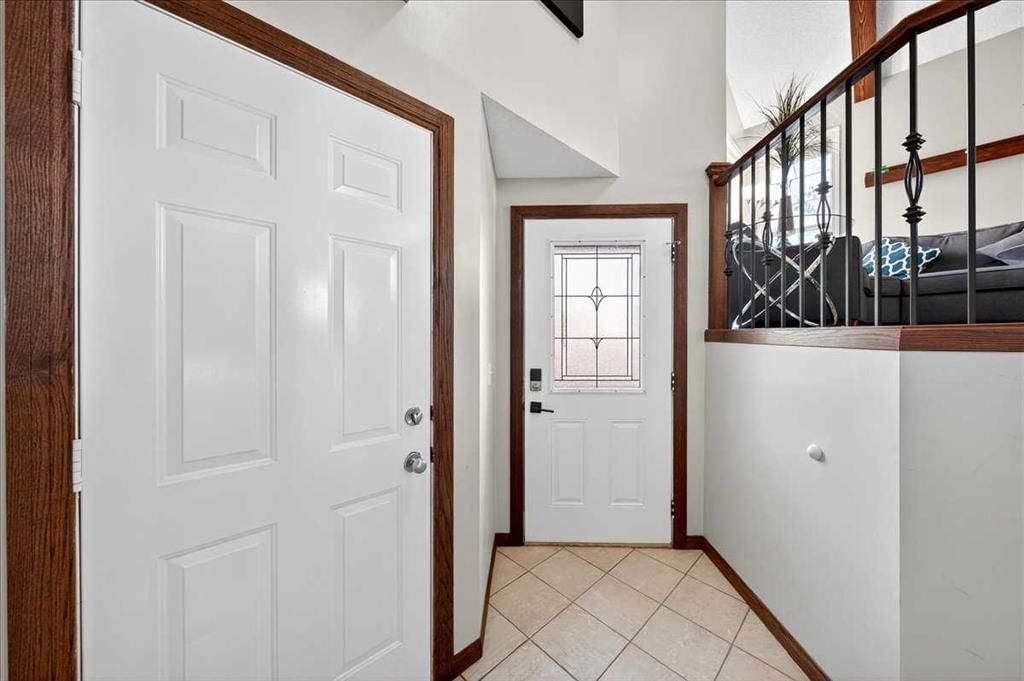 11 Citadel Vista Close NW, Calgary — photo 3 of 49