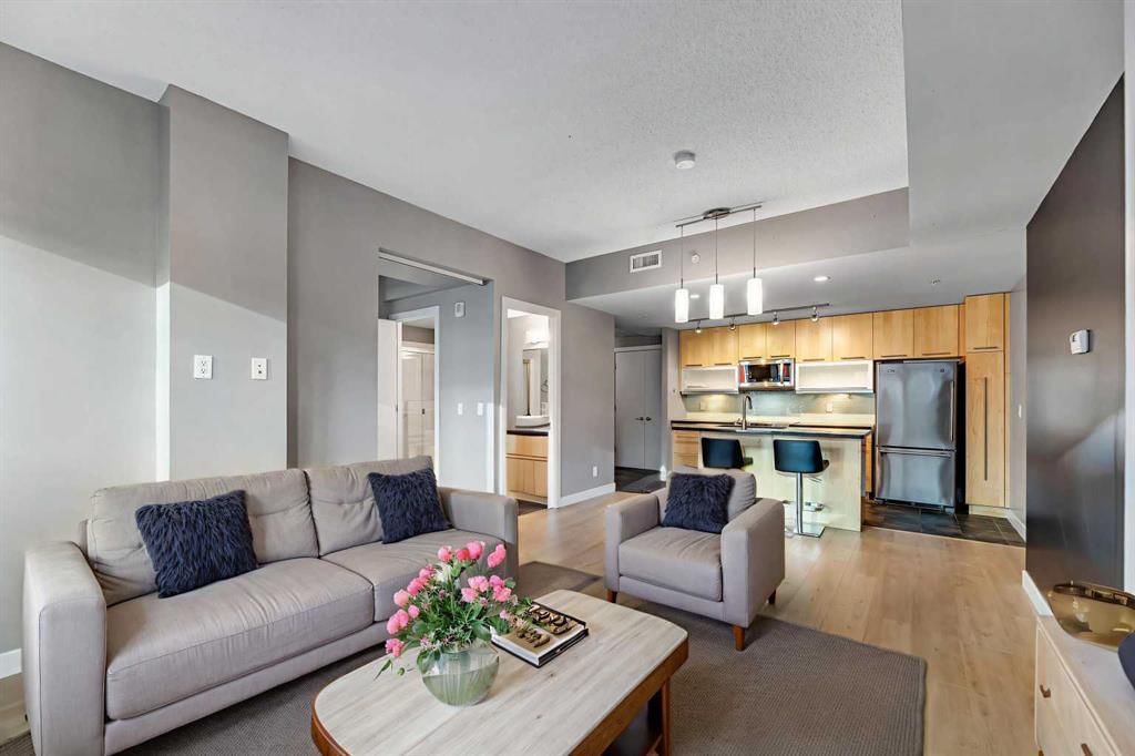 201, 215 13 Avenue SW, Calgary — photo 3 of 28