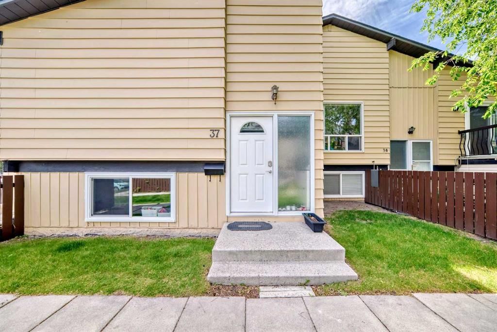 37, 7205 4 Street NE, Calgary — photo 3 of 42