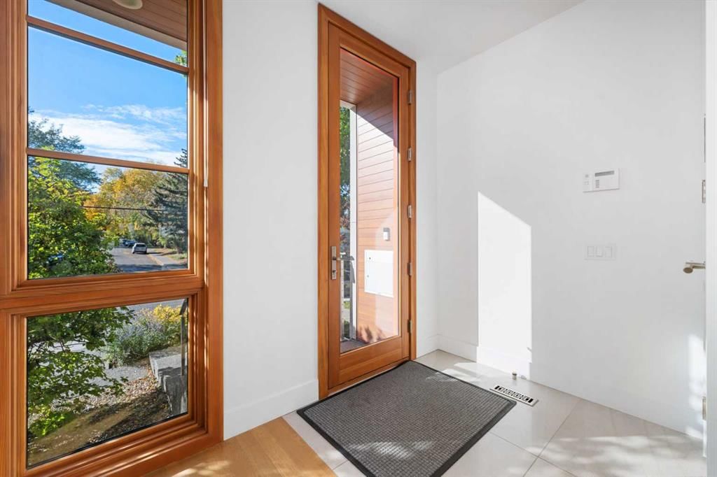 3606 3 Street NW, Calgary — photo 4 of 43