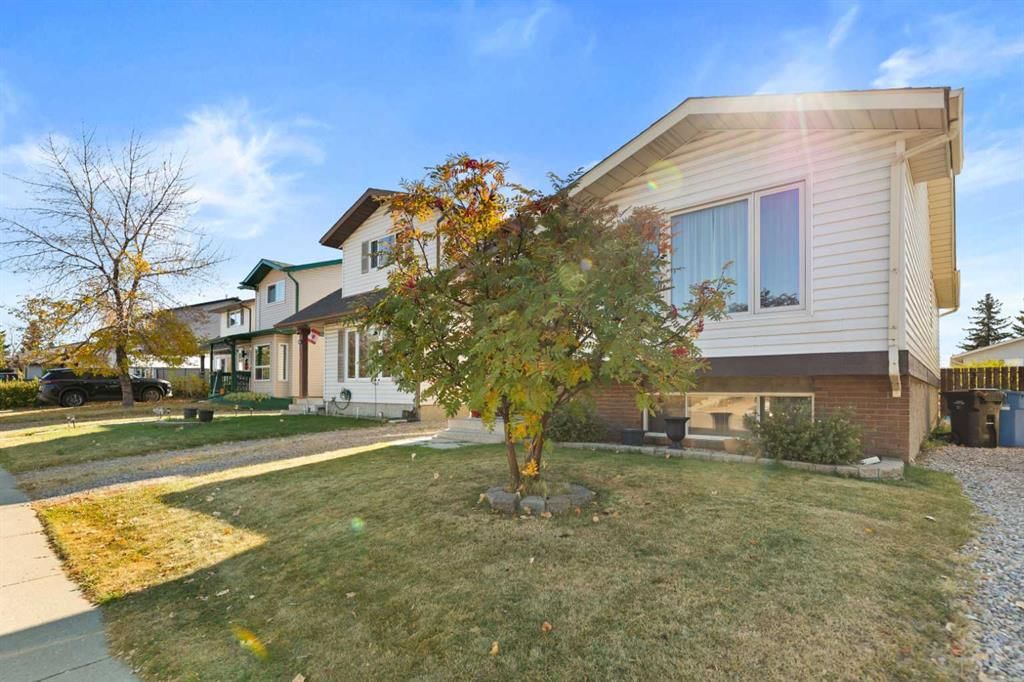 103 Abadan Crescent NE, Calgary — photo 3 of 34