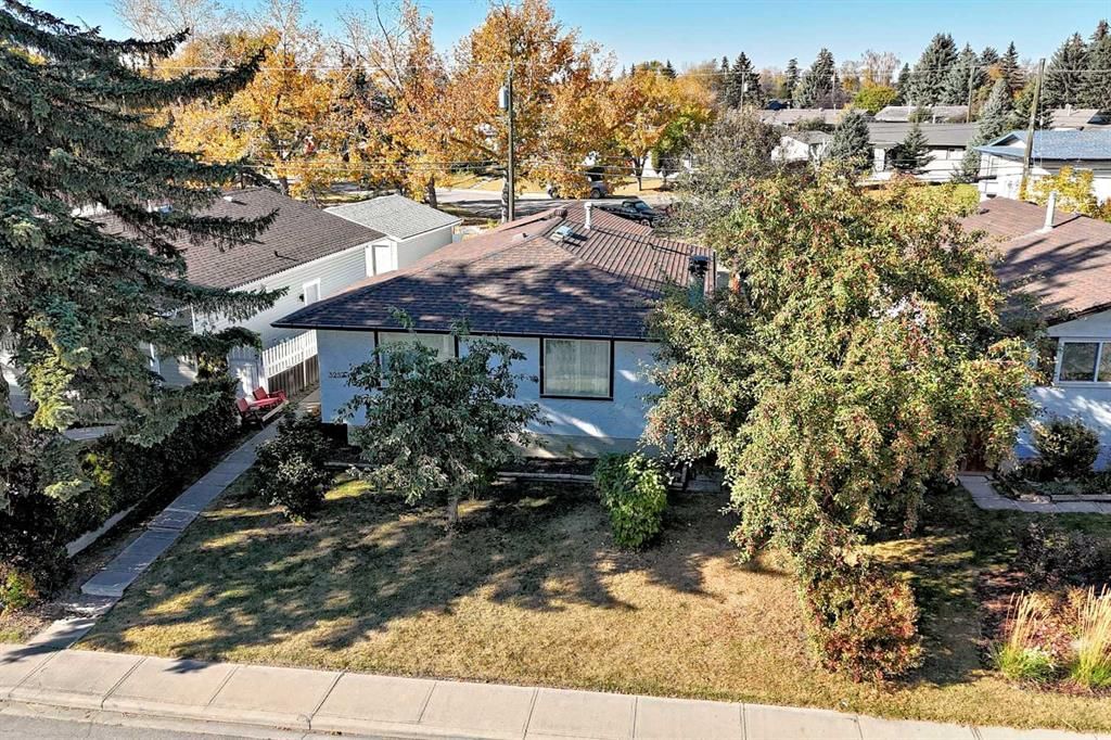 3252 Dover Ridge Drive SE, Calgary — main listing photo