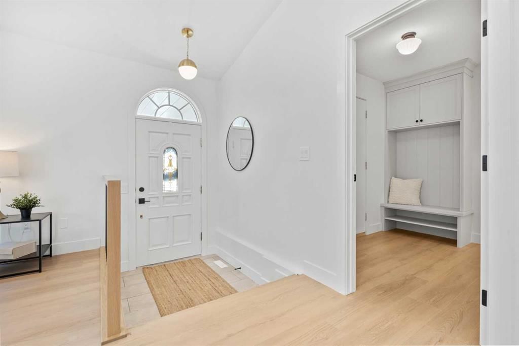 824 Sierra Morena Place SW, Calgary — photo 3 of 50