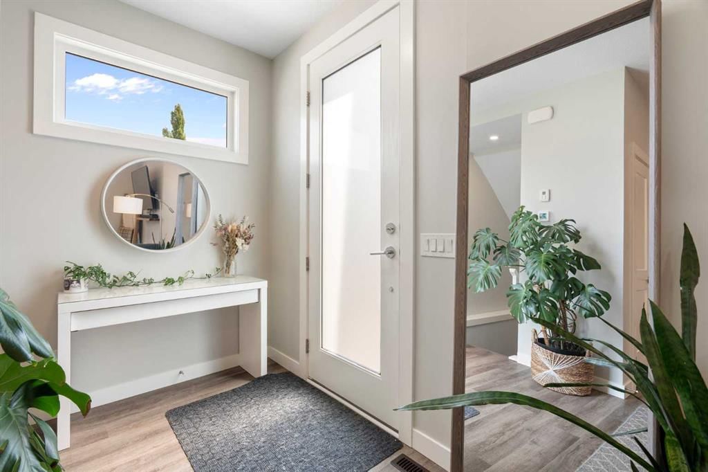 2, 136 21 Avenue NE, Calgary — photo 5 of 37