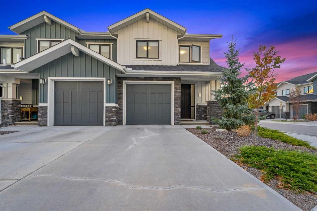 51 Crestridge Common SW, Calgary — photo 2 of 49