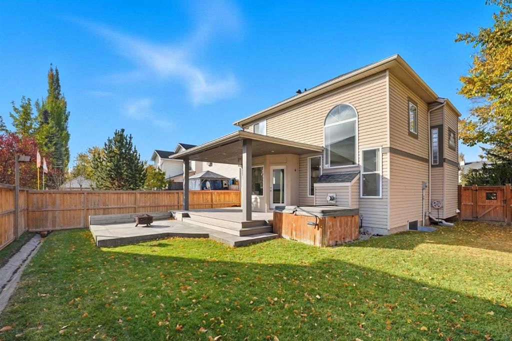 101 Douglas Glen Point SE, Calgary — photo 4 of 43