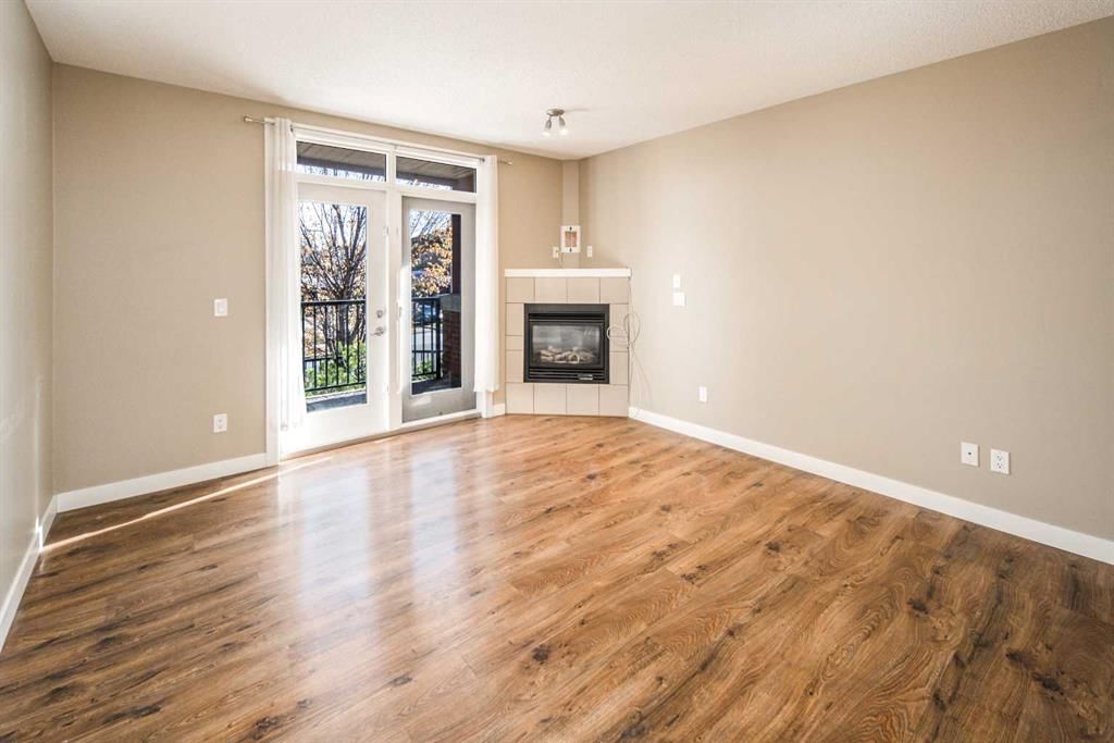 103, 2419 Centre Street NW, Calgary — photo 3 of 19