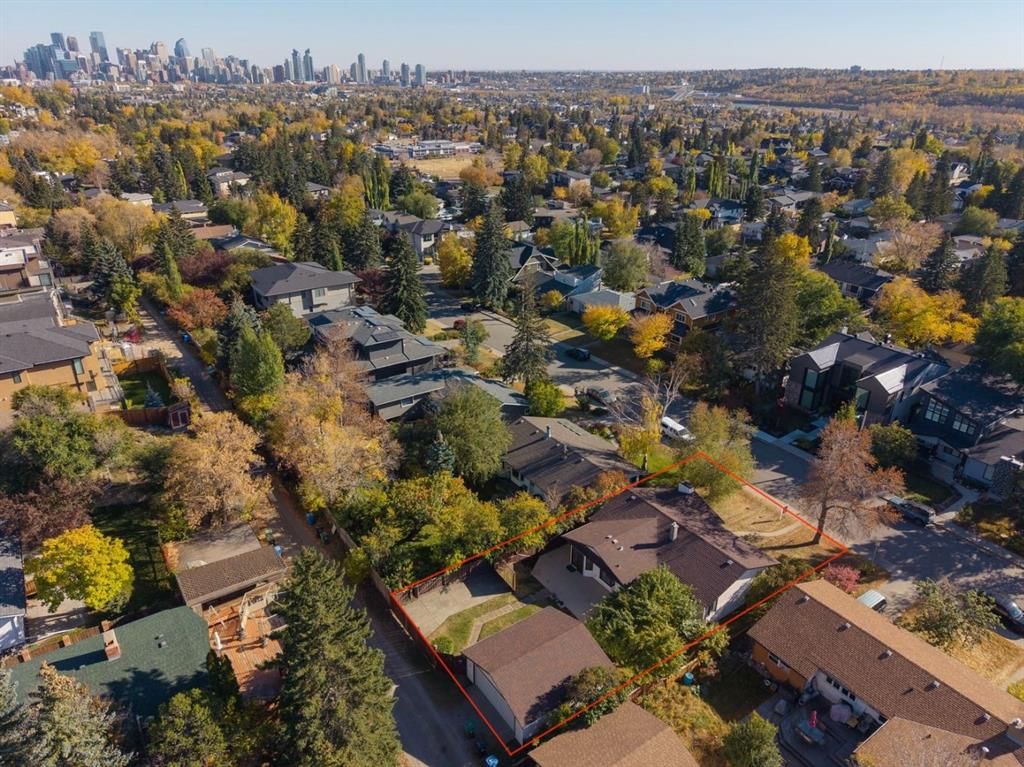 2922 14 Avenue NW, Calgary — photo 3 of 42