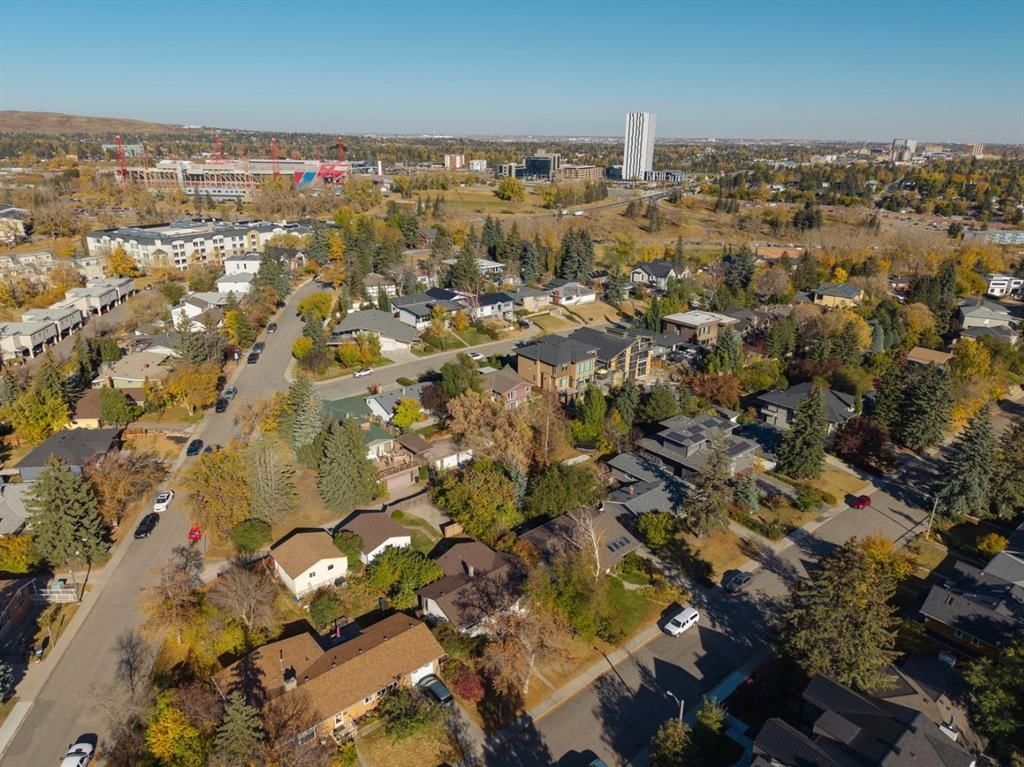 2922 14 Avenue NW, Calgary — photo 5 of 42