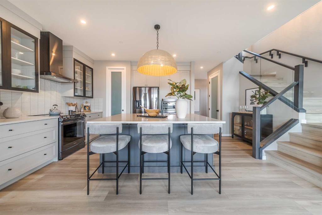 191 Lucas Common NW, Calgary — photo 3 of 30