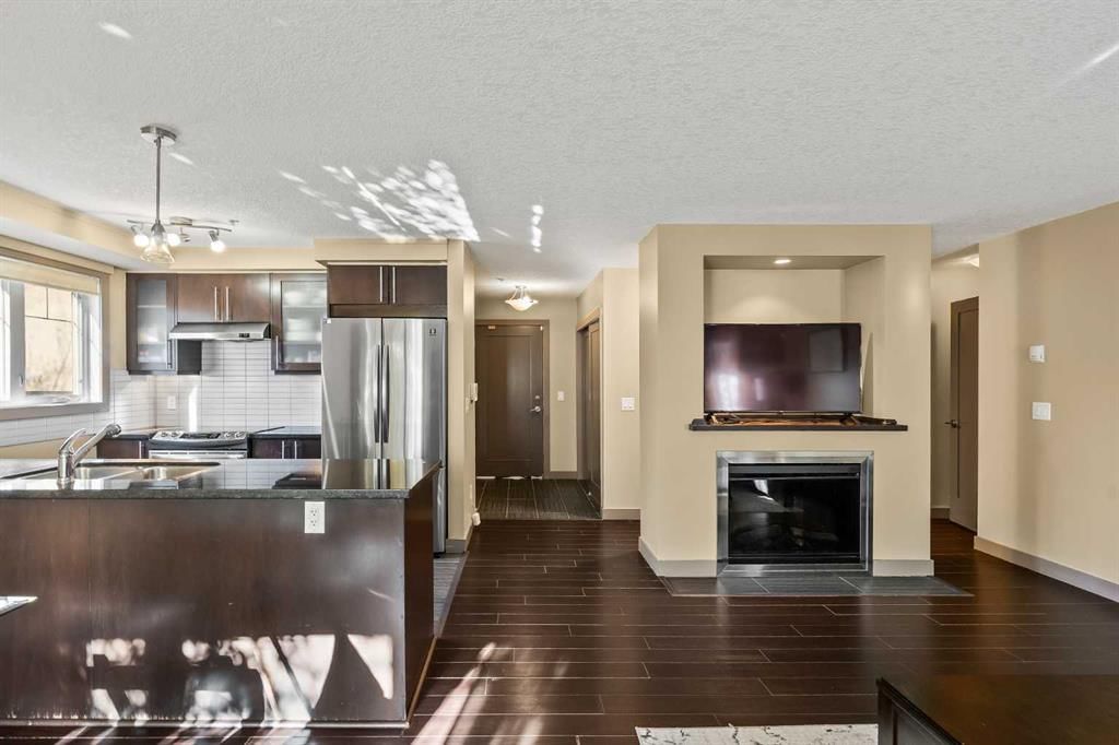 201, 1805 26 Avenue SW, Calgary — photo 3 of 23