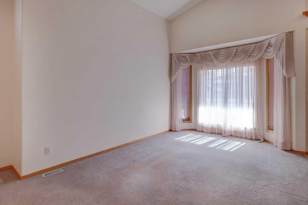 63 Coral Springs Grove NE, Calgary — photo 3 of 31