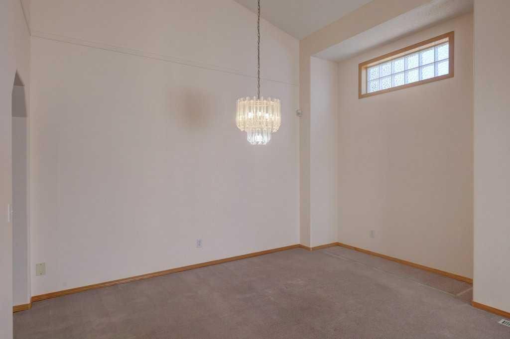 63 Coral Springs Grove NE, Calgary — photo 5 of 31