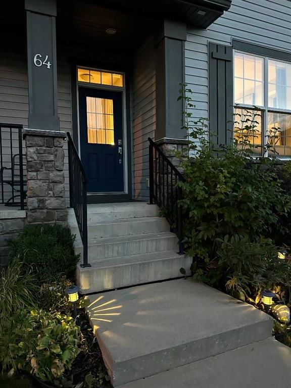 64 Elgin Meadows Manor SE, Calgary — photo 3 of 50