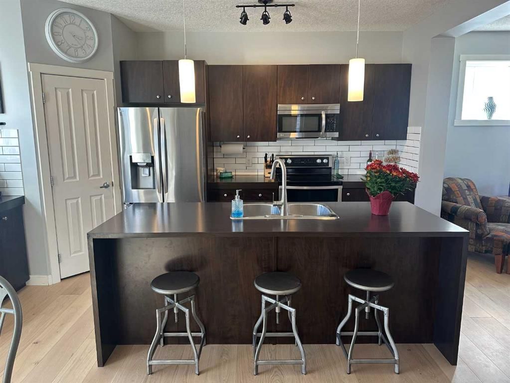 64 Elgin Meadows Manor SE, Calgary — photo 4 of 50