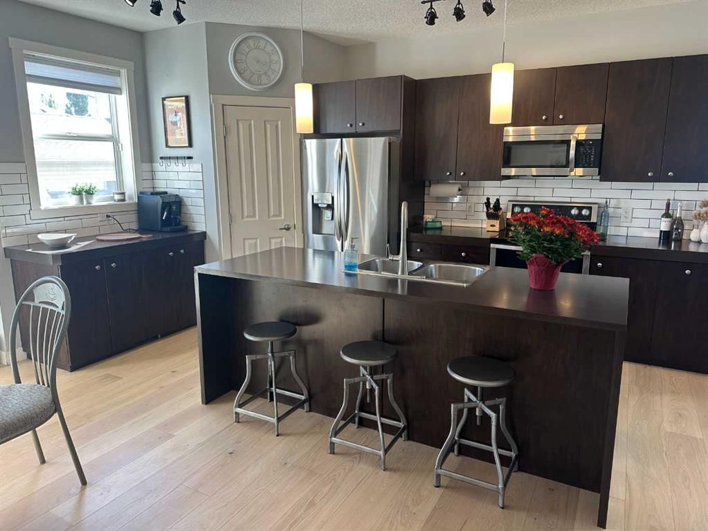 64 Elgin Meadows Manor SE, Calgary — photo 5 of 50
