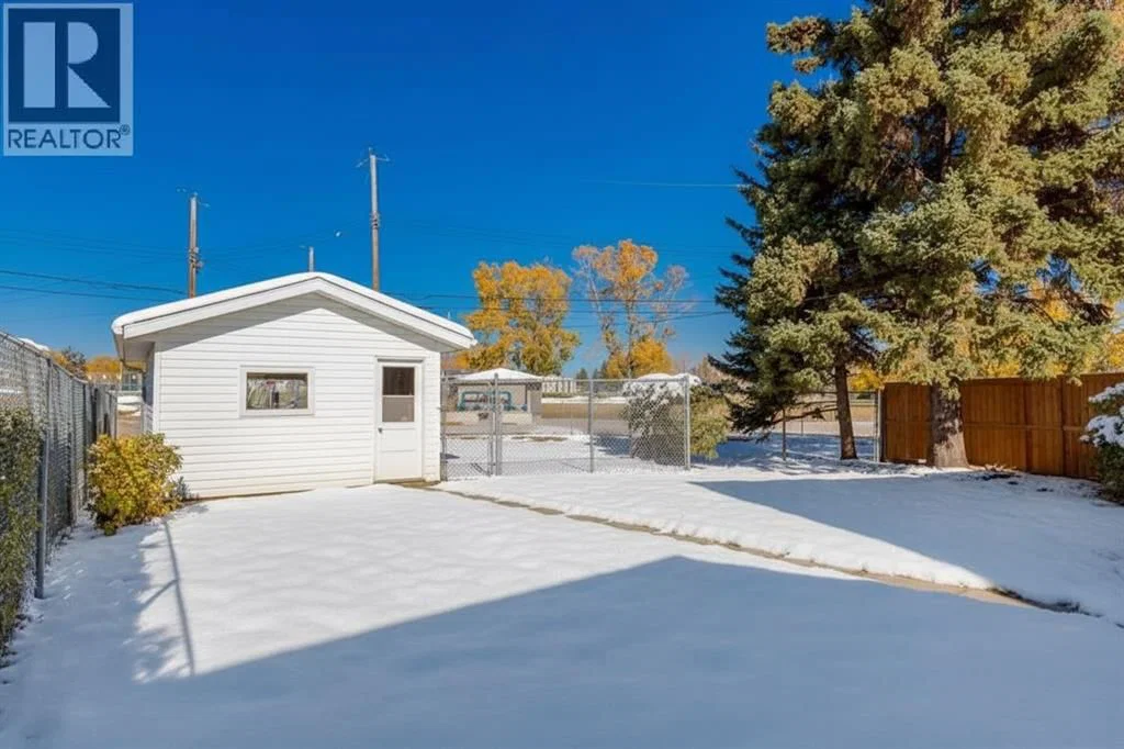 90 Allandale Close SE, Calgary — photo 2 of 46