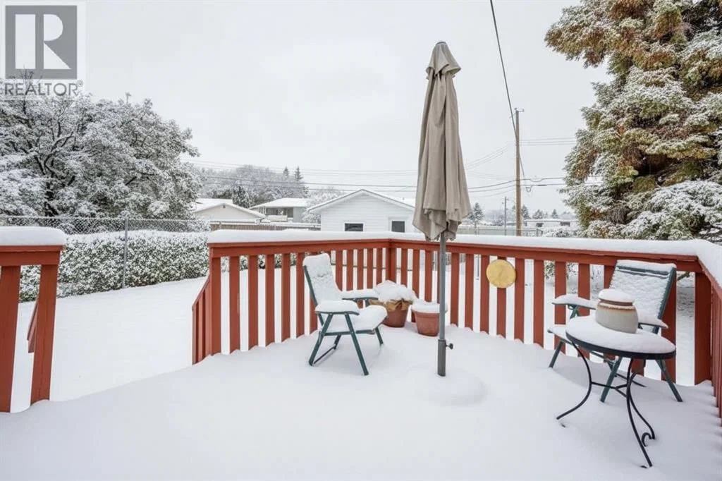 90 Allandale Close SE, Calgary — photo 3 of 46