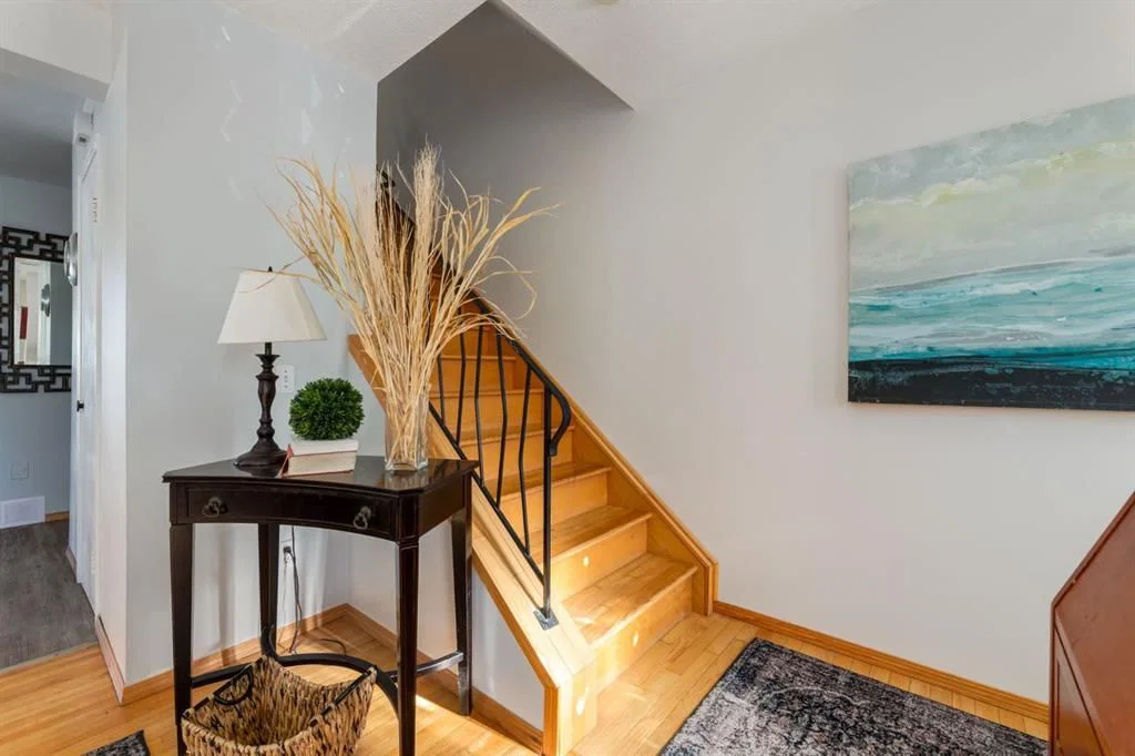 90 Allandale Close SE, Calgary — photo 5 of 46