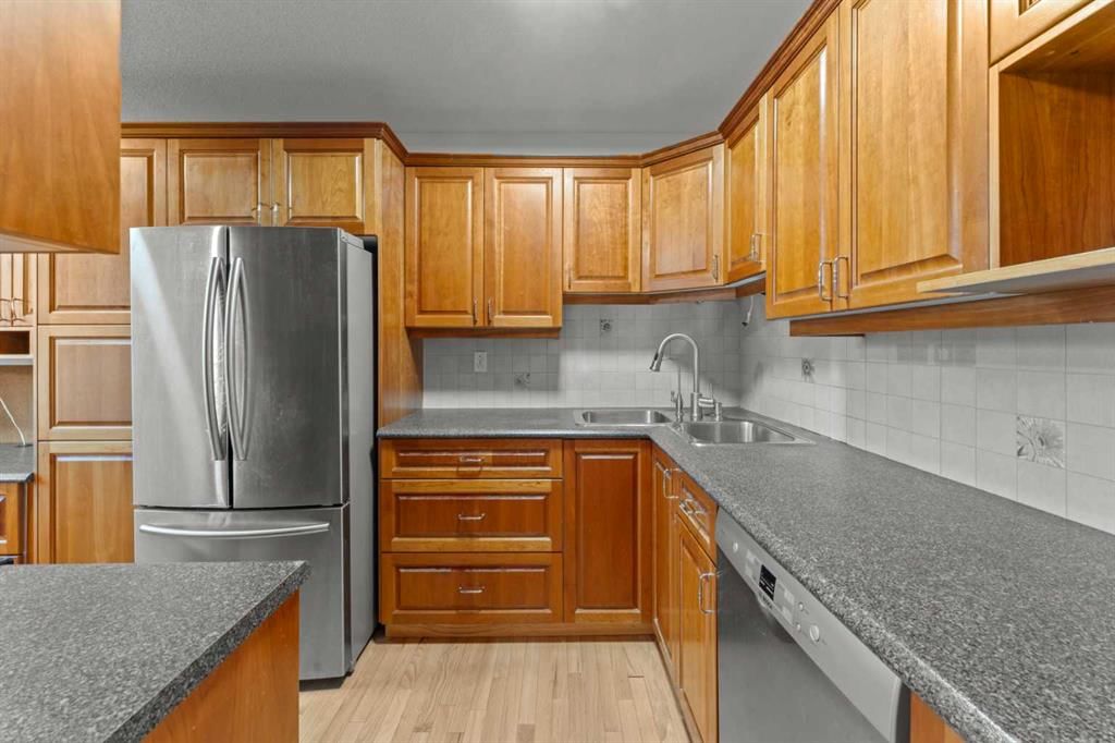 33, 5400 Dalhousie Drive NW, Calgary — photo 5 of 23