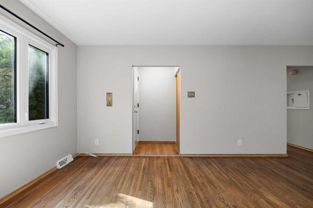 2636 34 Avenue NW, Calgary — photo 3 of 41
