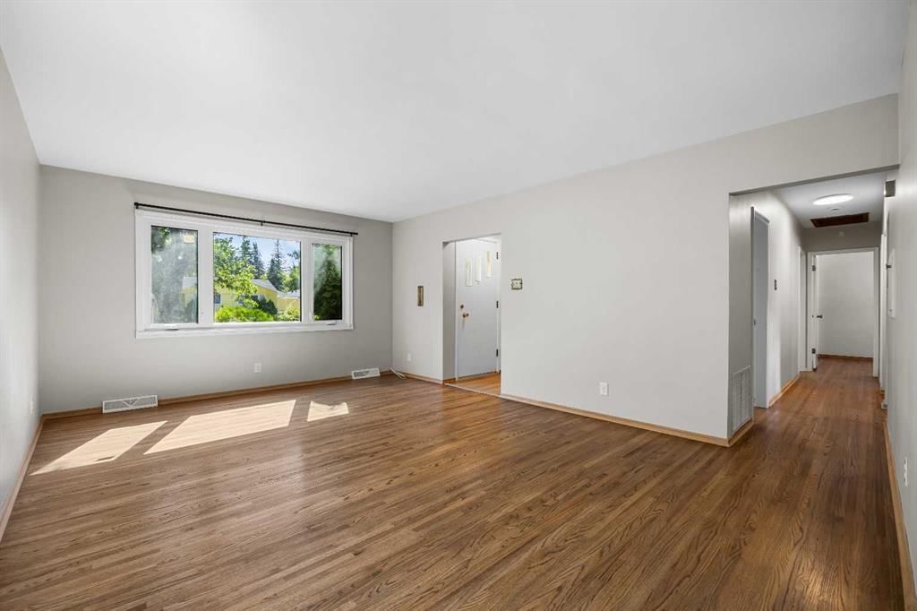 2636 34 Avenue NW, Calgary — photo 4 of 41