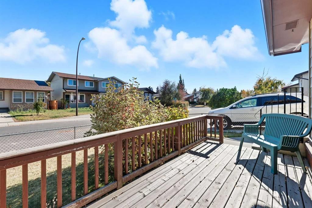 163 Whitewood Place NE, Calgary — photo 4 of 35