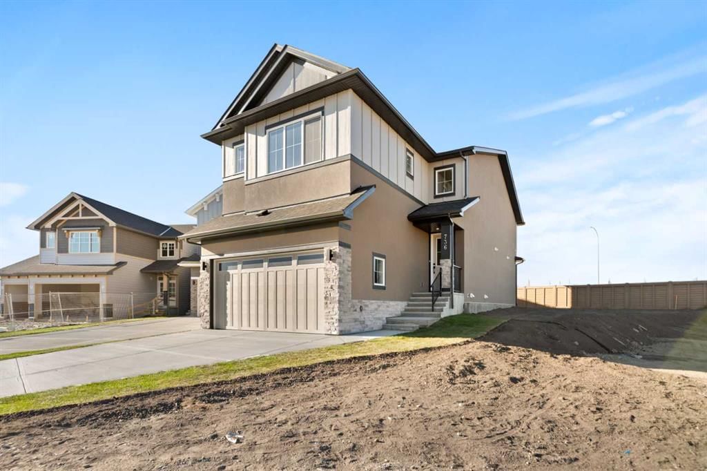 736 Savanna Crescent NE, Calgary — photo 2 of 37