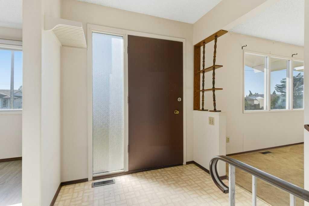 64 Maranda Close NE, Calgary — photo 2 of 33