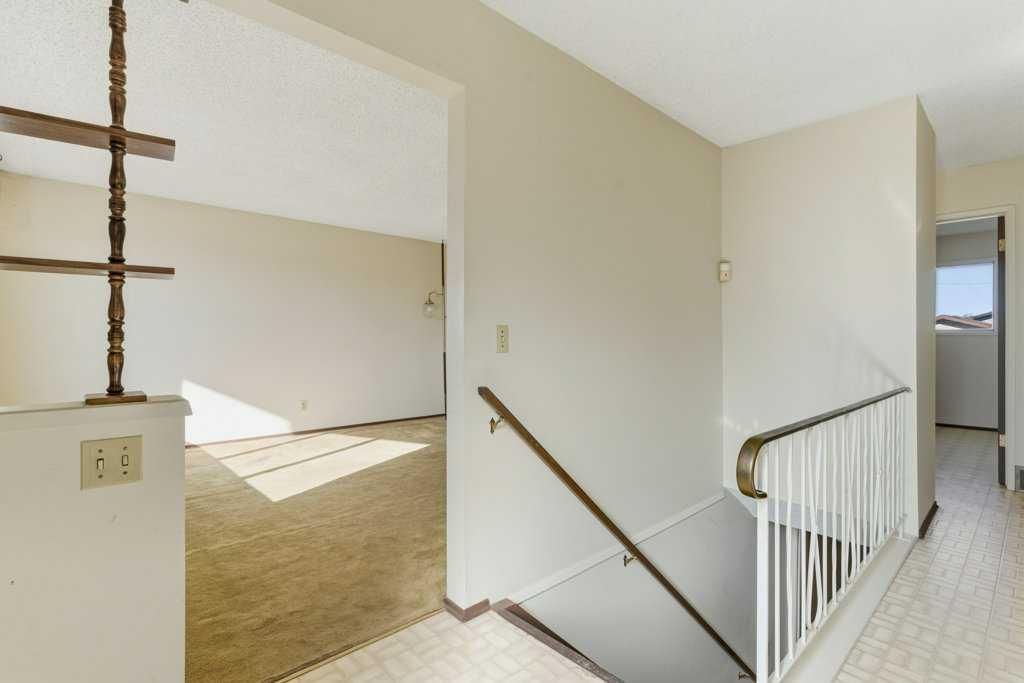 64 Maranda Close NE, Calgary — photo 3 of 33