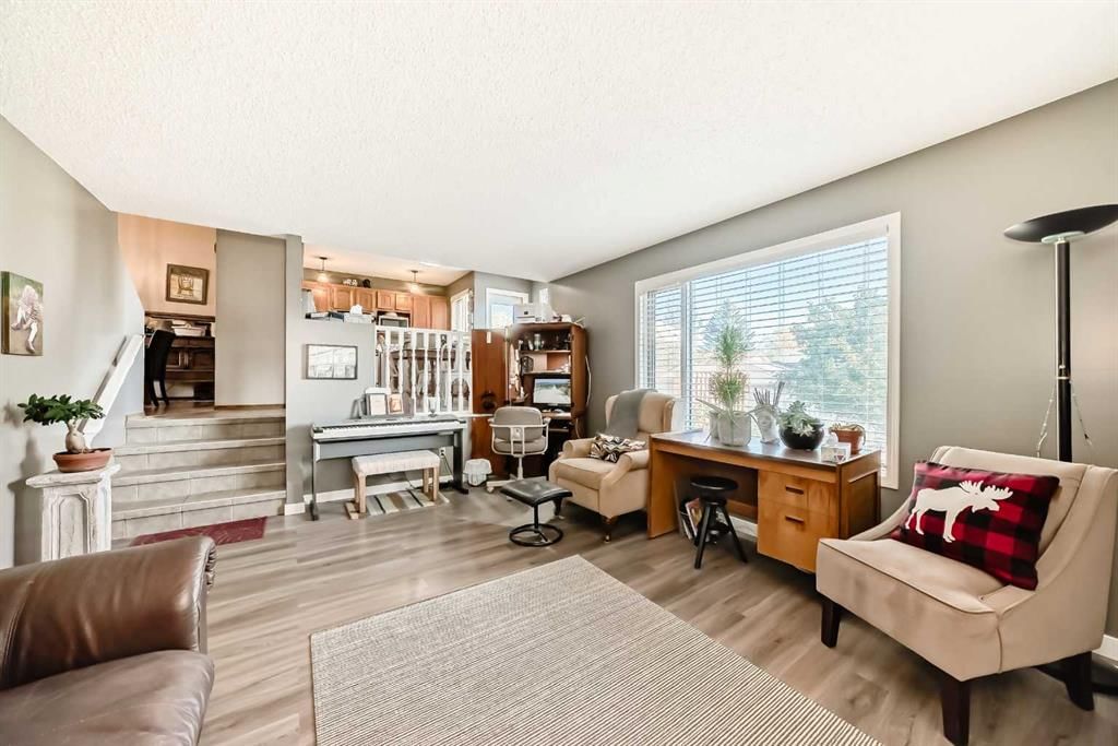 20 Rivergreen Crescent SE, Calgary — photo 4 of 41