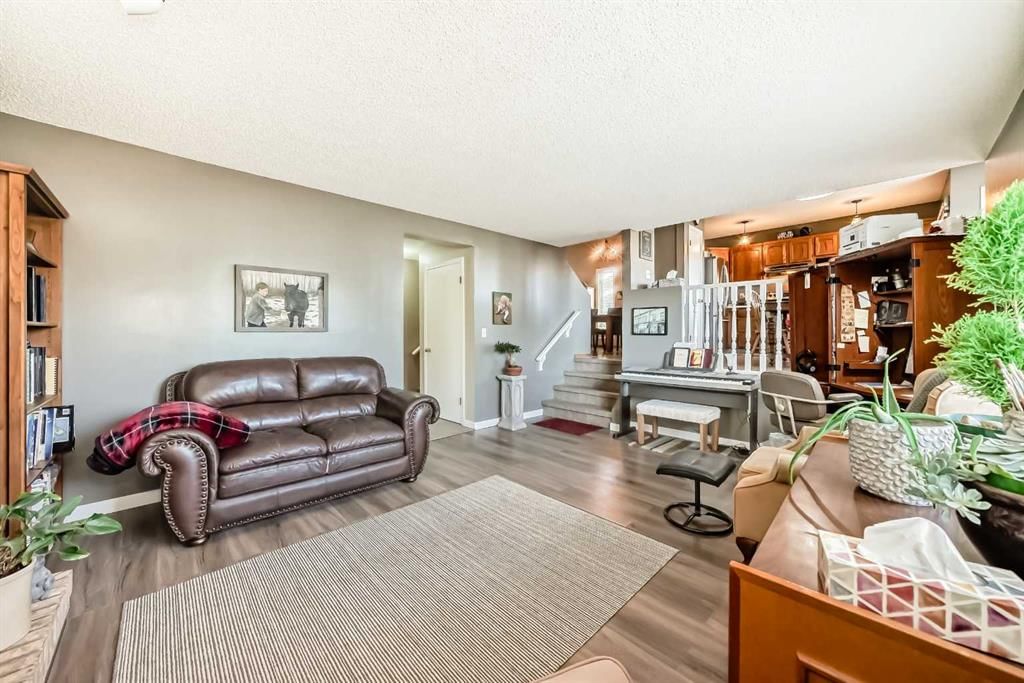 20 Rivergreen Crescent SE, Calgary — photo 5 of 41