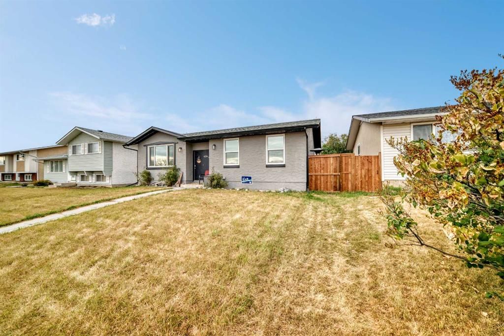 6216 5 Avenue SE, Calgary — photo 3 of 32