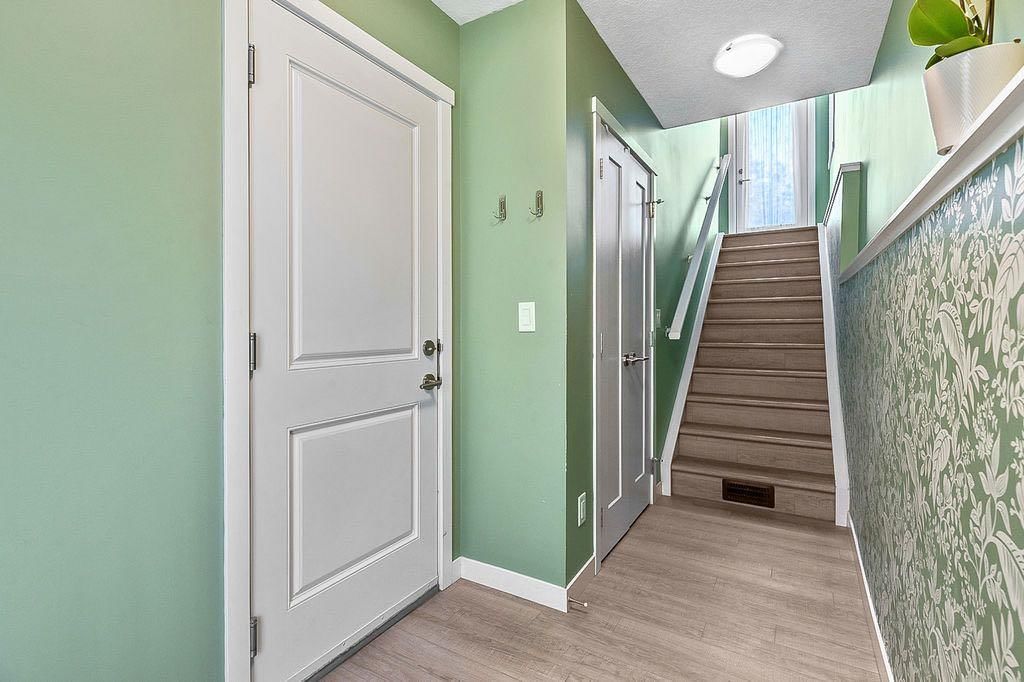 135 Shawnee Common SW, Calgary — photo 4 of 37