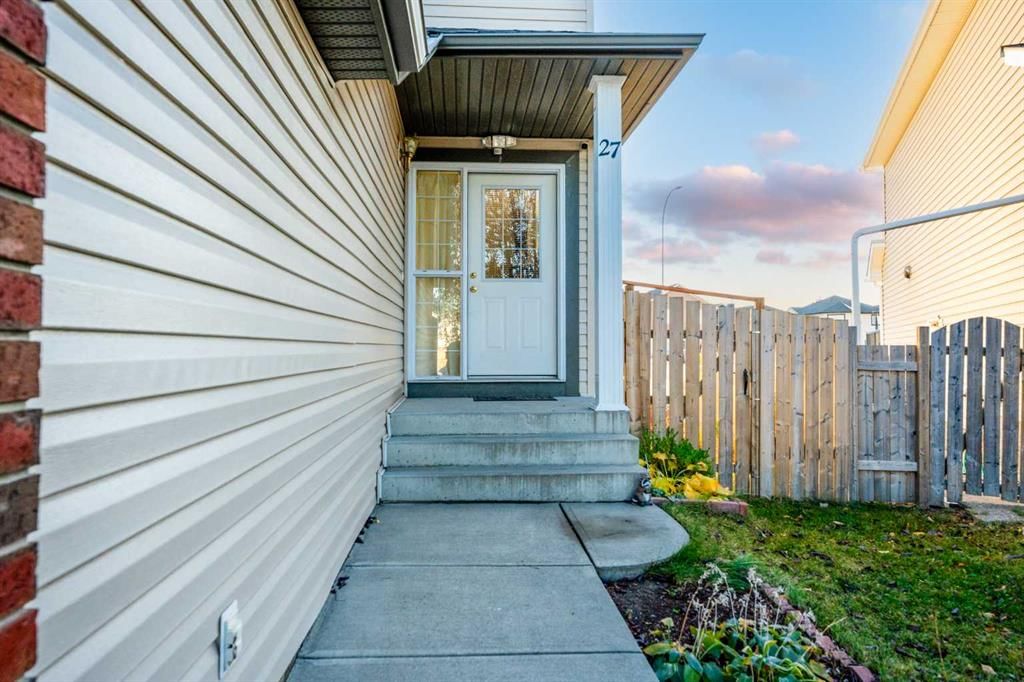 27 Saddlemont Manor NE, Calgary — photo 2 of 32