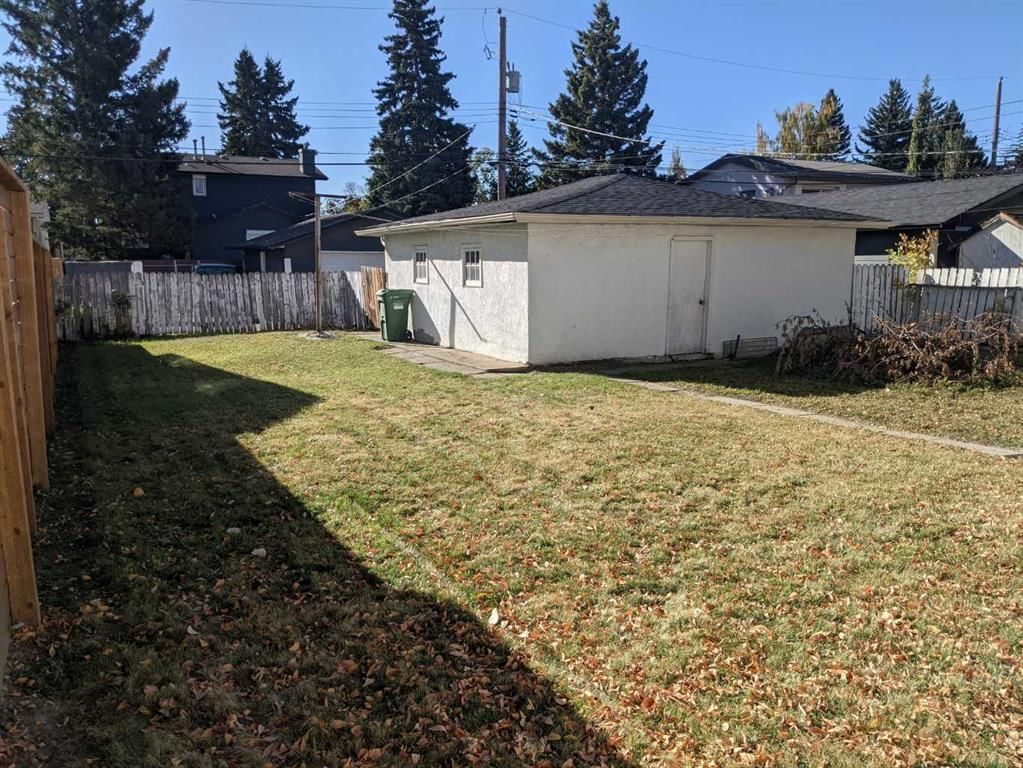 2019 52 Avenue SW, Calgary — photo 3 of 6